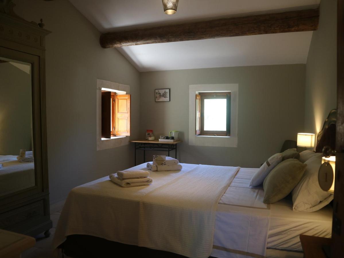 Mas Du Rollier Chambres D'Hotes Eygalières Exteriör bild